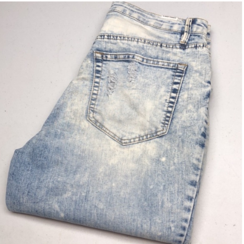 ACID WASH ALMOST FAMOUS HI-RISE CROP JEANS 7/28x25 ⭐️